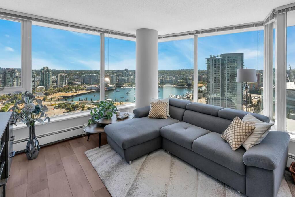 Spacious Dt 2-Bdr High-Rise With View, Pool, Gym Vancouver Exteriör bild