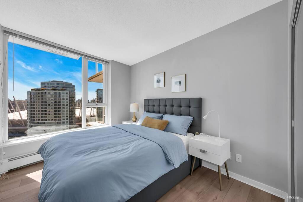 Spacious Dt 2-Bdr High-Rise With View, Pool, Gym Vancouver Exteriör bild